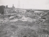 Uferanschluss des Fangedamm der Baugrube II - Oberwasser nach dem Bruch durch das Hochwasser im Mai 1941. Ansicht von Unterwasser.